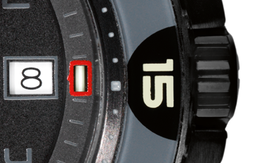 fragment tarczy z datownikiem zegarka t traser P49 Red Alert T100 na czarnym gumowym pasku