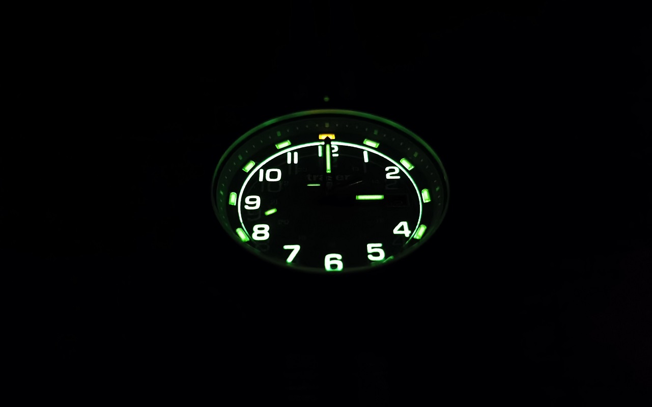 podświetlenie trytowe zegarka traser